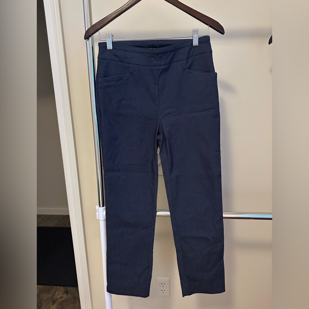 Women’s Pants - Picture 2 of 5